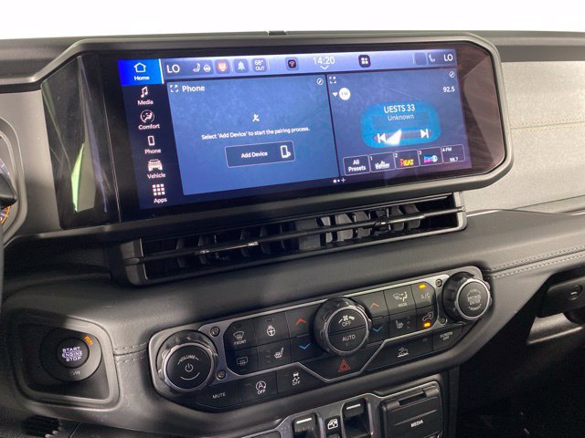 Used 2026 Jeep Wrangler Unlimited Sahara AWD/4WD image 31