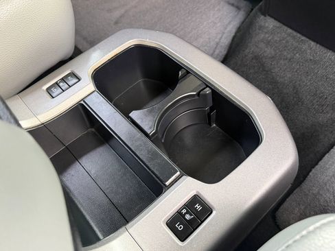 Used 2013 Toyota Sequoia Platinum image 34