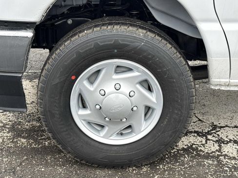 New 2026 Ford E-350 and Econoline 350 Super Duty image 9