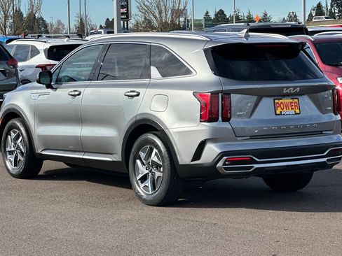 Used 2022 Kia Sorento S image 6