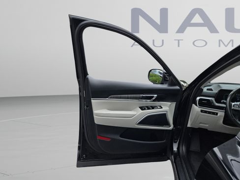 Used 2023 Kia Telluride EX w/ EX Captain's Chair Package FWD image 11