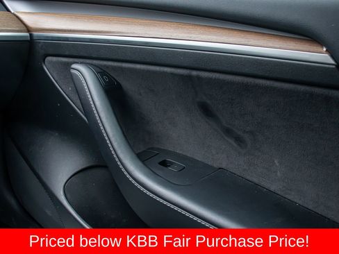 Used 2022 Tesla Model 3 Standard Range image 22