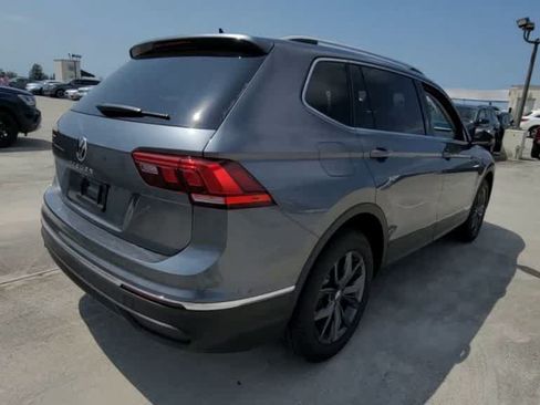 Used 2023 Volkswagen Tiguan SE FWD image 9