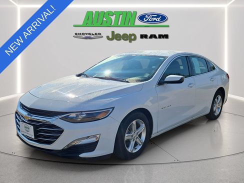 Used 2024 Chevrolet Malibu LT FWD image 1