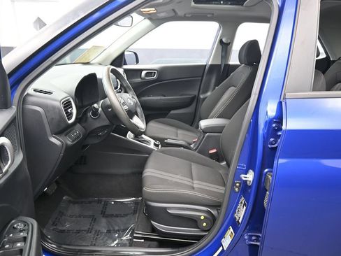 Used 2022 Hyundai Venue SEL FWD image 11