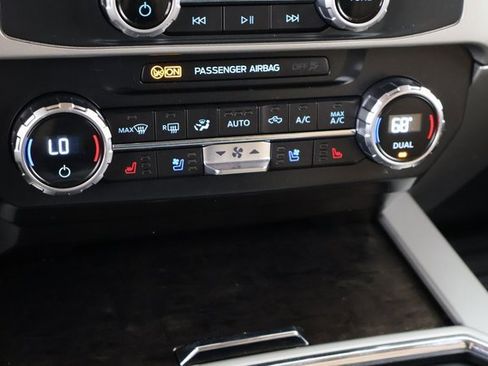 Used 2022 Ford F250 Lariat w/ Chrome Package image 30