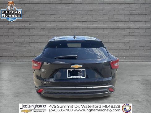 Used 2024 Chevrolet Trax LS w/ LS Convenience Package FWD image 4