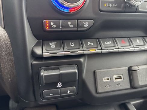 Used 2020 GMC Sierra 2500 Denali w/ Denali Ultimate Package image 41