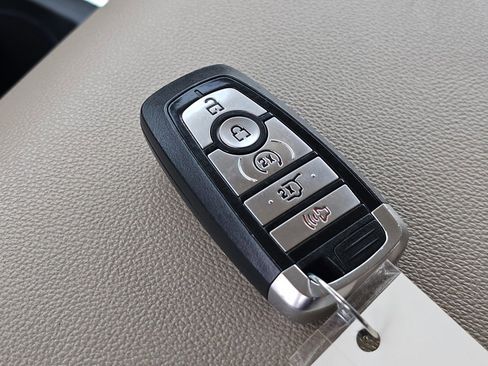 Used 2024 Ford Expedition Max XLT AWD/4WD image 33