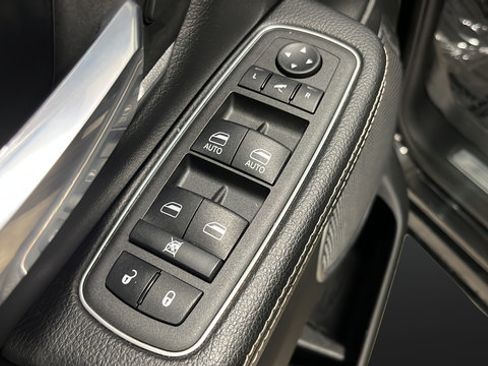 Used 2022 RAM 1500 Laramie AWD/4WD image 20