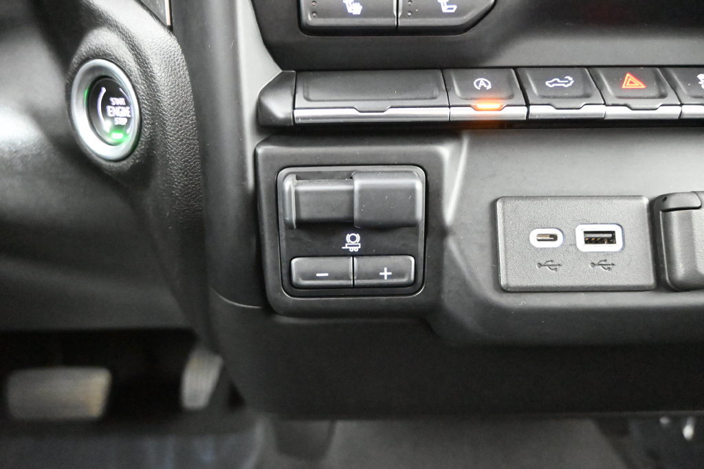 Used 2021 Chevrolet Silverado 1500 LT AWD/4WD image 30