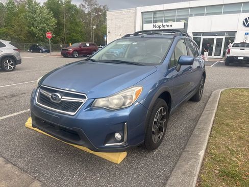 Used 2016 Subaru Crosstrek 2.0i Premium w/ Moonroof Package image 2