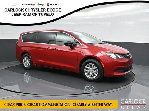 New 2026 Chrysler Voyager LX image 4