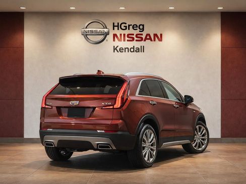 Used 2023 Cadillac XT4 Luxury w/ Cold Weather Package AWD/4WD image 5