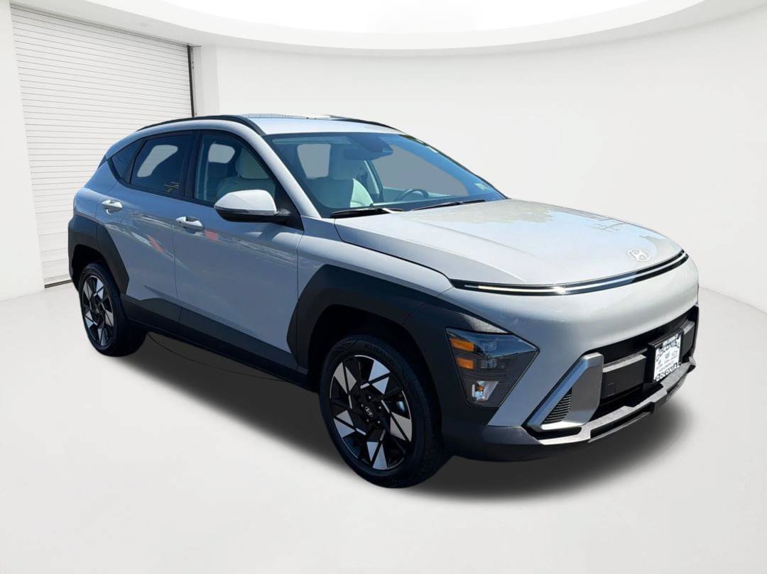 Certified 2025 Hyundai Kona SEL AWD/4WD image 3
