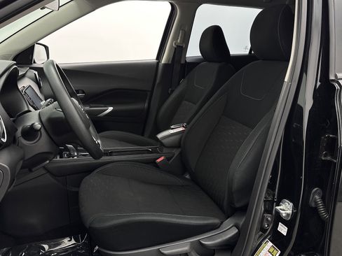 Used 2023 Nissan Kicks SV FWD image 13
