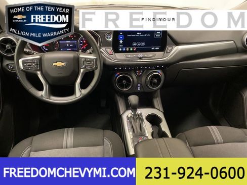 Used 2025 Chevrolet Blazer LT image 23
