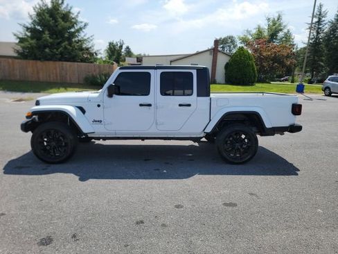 Used 2020 Jeep Gladiator Sport image 3