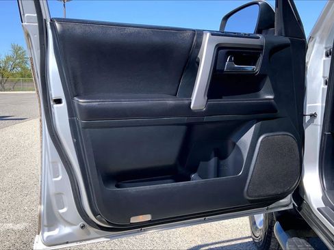 Used 2015 Toyota 4Runner SR5 image 21