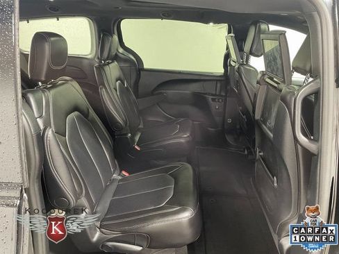 Used 2024 Chrysler Pacifica Touring-L w/ Uconnect Theater Family Group AWD/4WD image 23