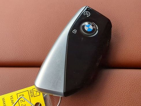 Used 2025 BMW X7 xDrive40i w/ Premium Package image 30