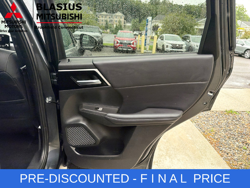 Used 2024 Mitsubishi Outlander SE FWD image 47