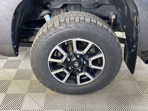 Used 2016 Toyota Tundra Limited w/ Limited Premium Package AWD/4WD image 18