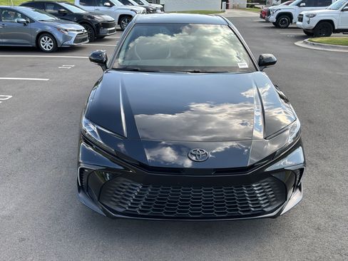 Used 2026 Toyota Camry SE FWD image 3