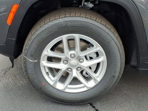 New 2026 Jeep Grand Cherokee Laredo AWD/4WD image 21