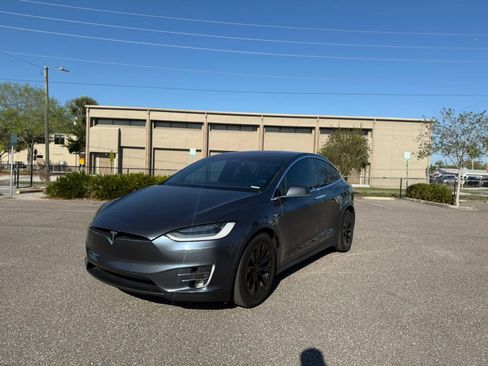 Used 2020 Tesla Model X Long Range AWD/4WD image 5