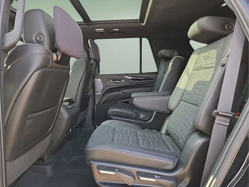 Used 2024 Cadillac Escalade V w/ Heavy-Duty Trailer Package image 15