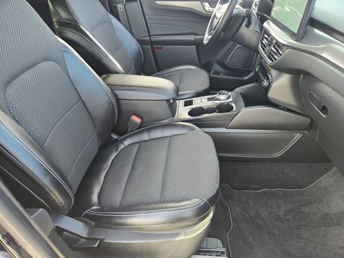 Used 2023 Ford Escape SE image 15