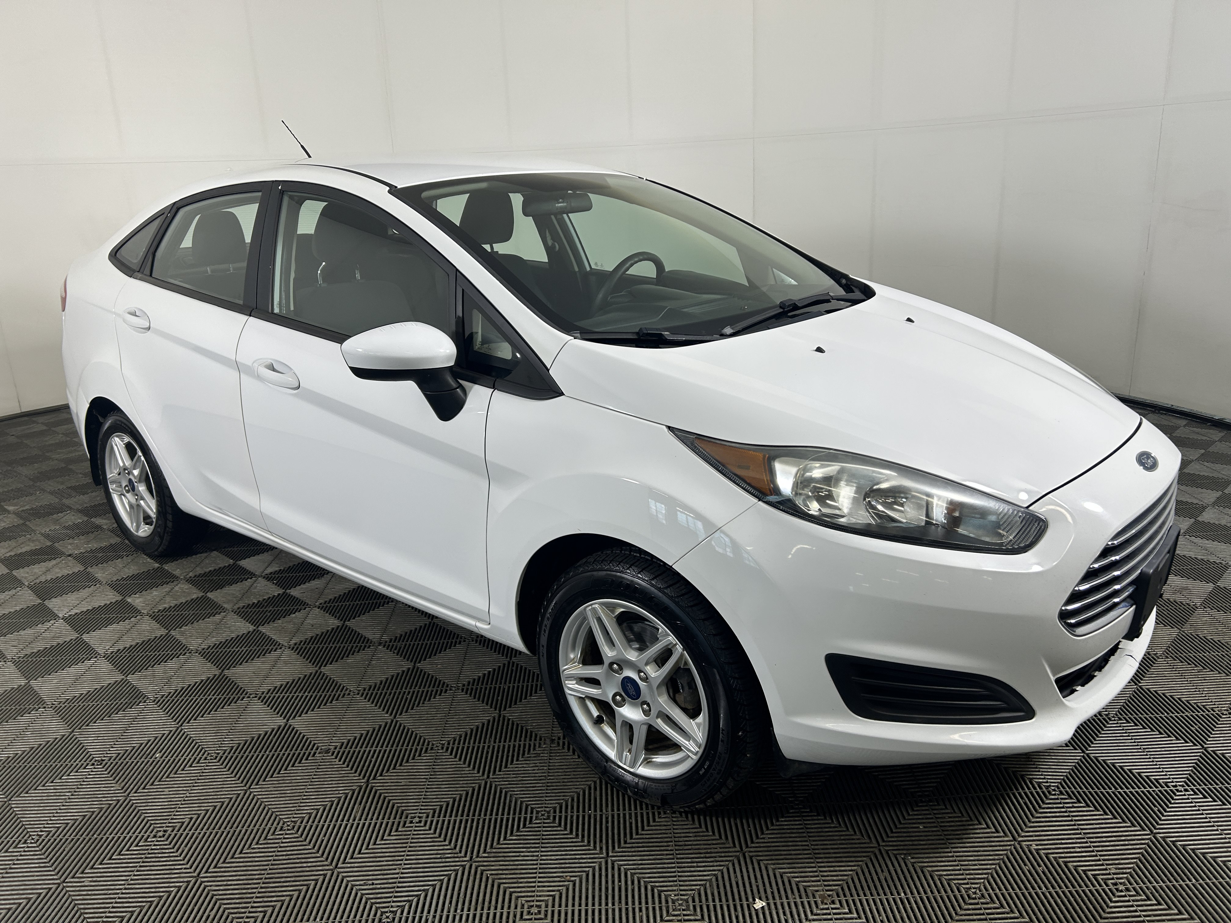 Used 2019 Ford Fiesta SE FWD image 4