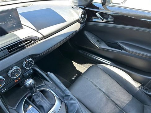 Used 2024 MAZDA MX-5 Miata RF Grand Touring image 25