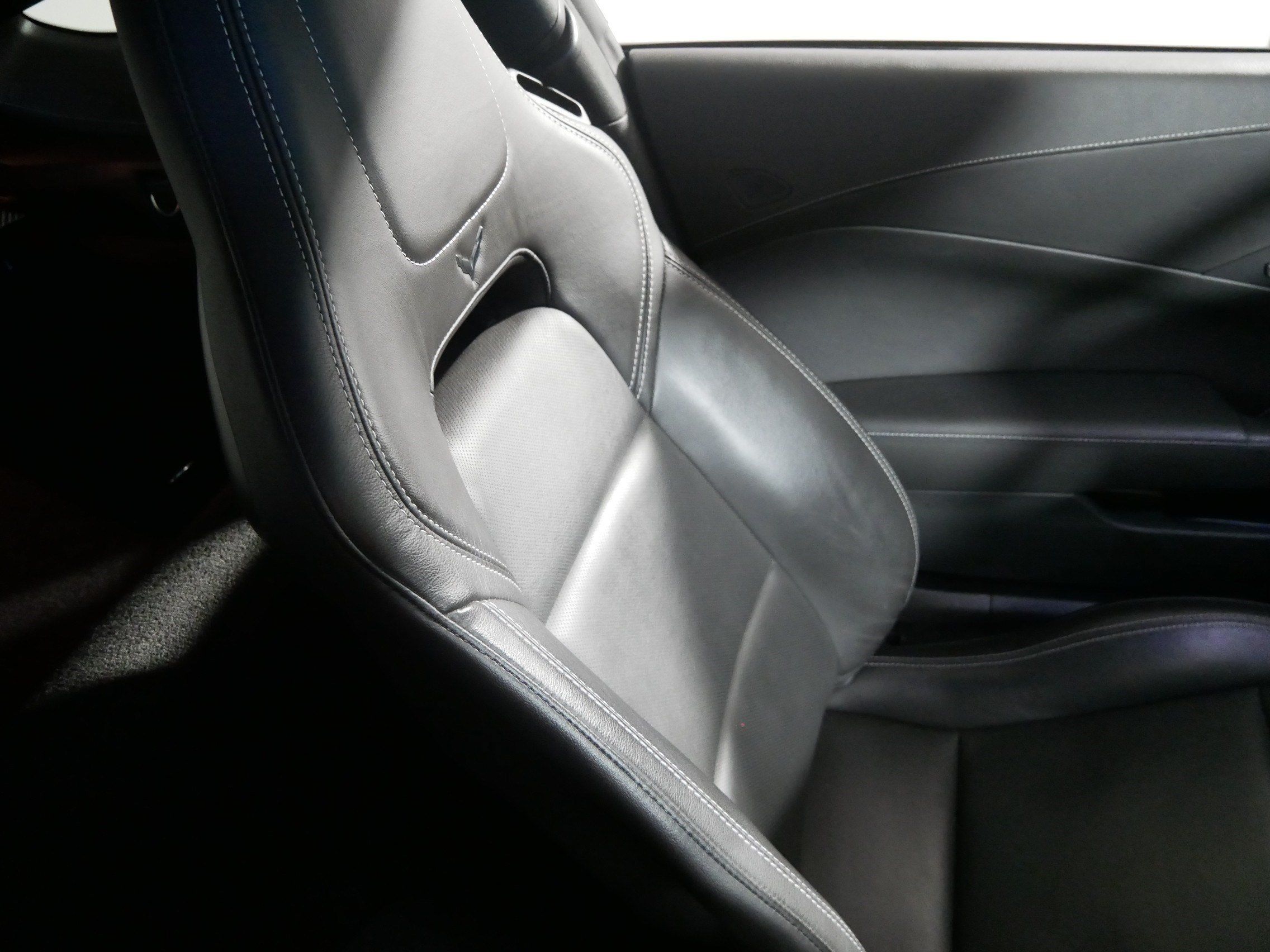Used 2019 Chevrolet Corvette Stingray Coupe RWD image 14
