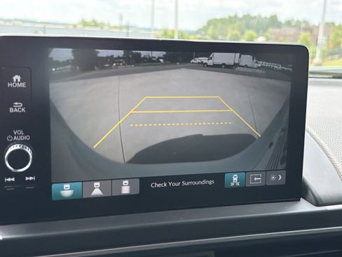 Used 2025 Honda Pilot EX-L image 24