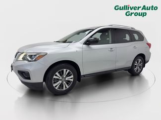 Used 2018 Nissan Pathfinder SV video 2