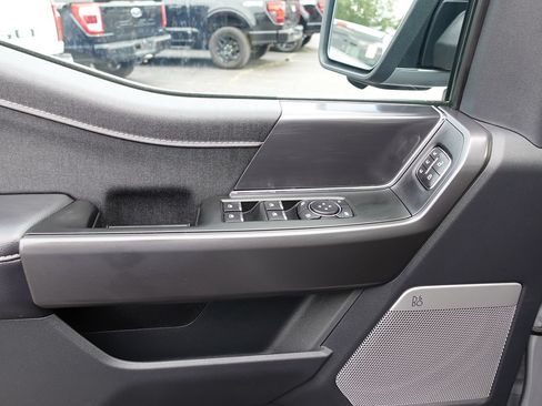 Used 2025 Ford F150 Lariat AWD/4WD image 18