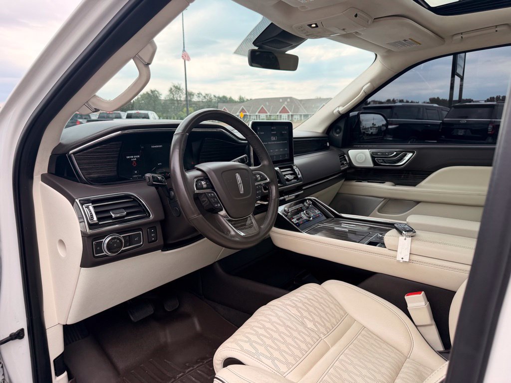 Used 2021 Lincoln Navigator L Black Label AWD/4WD image 22