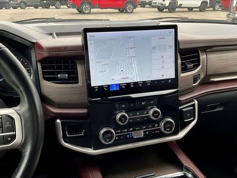 Used 2024 Ford Expedition Limited image 6