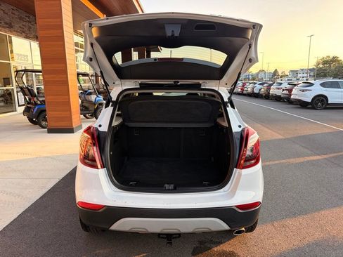 Used 2021 Buick Encore Preferred w/ Safety Package AWD/4WD image 17
