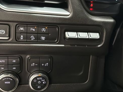 Used 2024 GMC Yukon AT4 w/ AT4 Premium Package AWD/4WD image 36