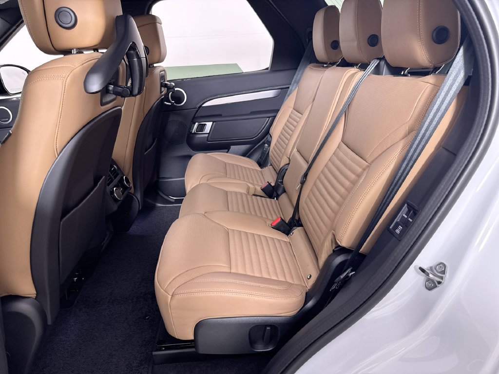 New 2026 Land Rover Discovery Limited Edition AWD/4WD image 20