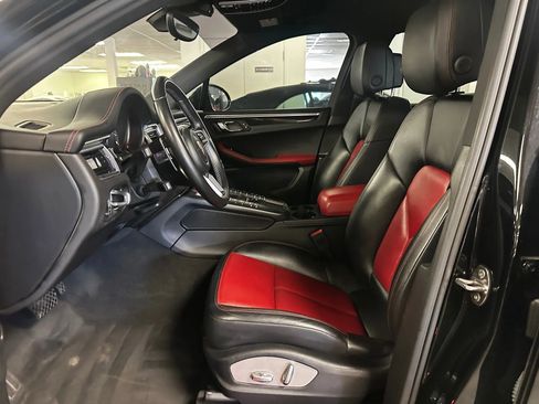 Used 2018 Porsche Macan image 13