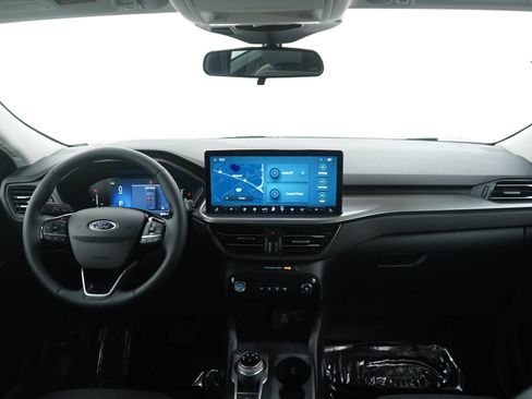 Used 2025 Ford Escape SE w/ Class II Trailer Tow Package image 13