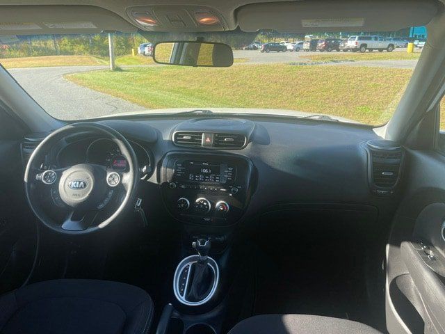 Used 2018 Kia Soul FWD image 11