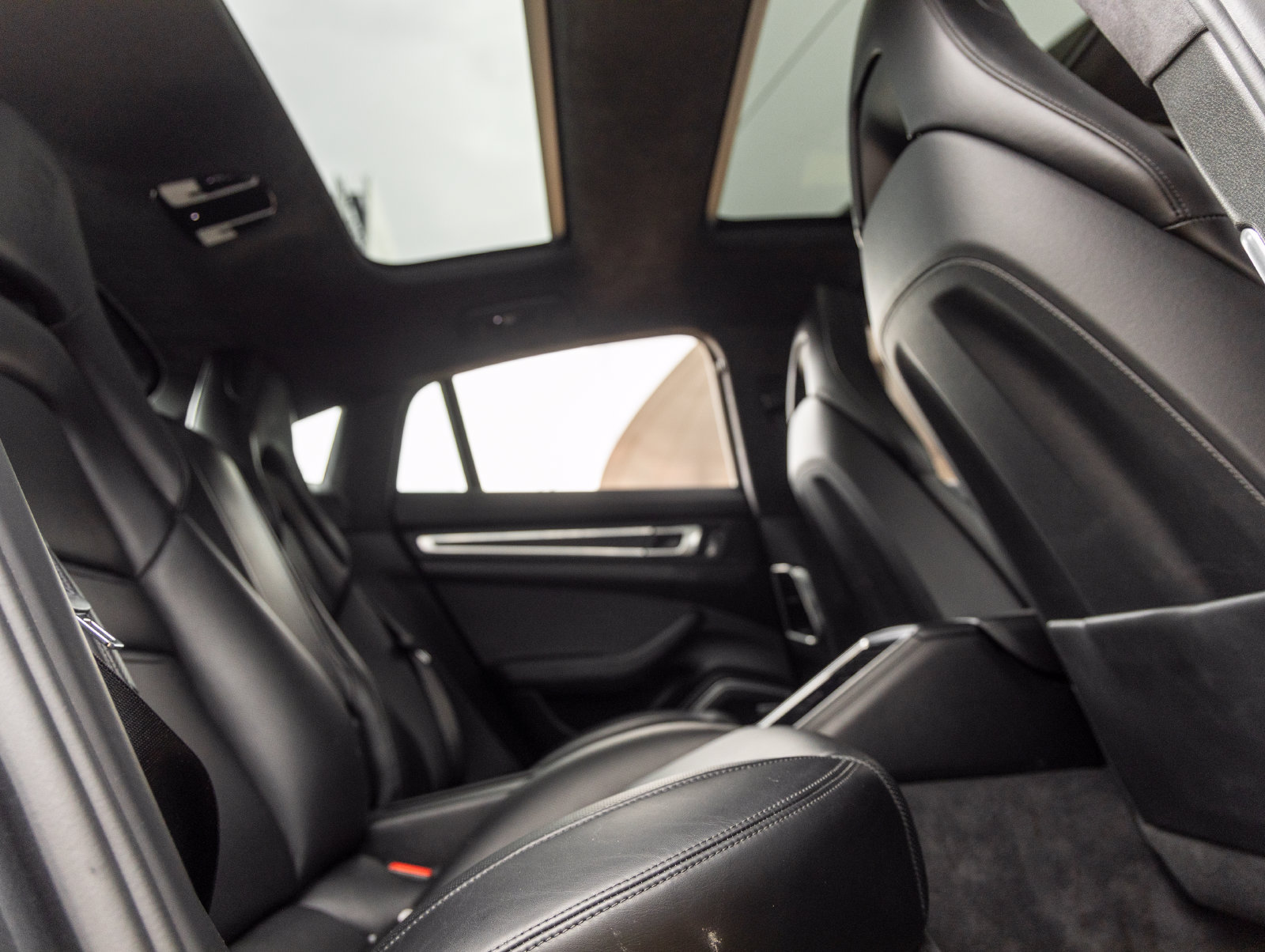 Used 2020 Porsche Panamera GTS AWD/4WD image 42