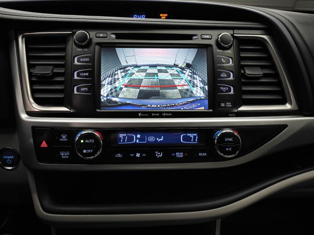 Used 2017 Toyota Highlander XLE AWD/4WD image 31
