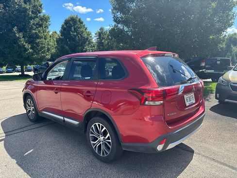 Used 2018 Mitsubishi Outlander SE AWD/4WD image 5