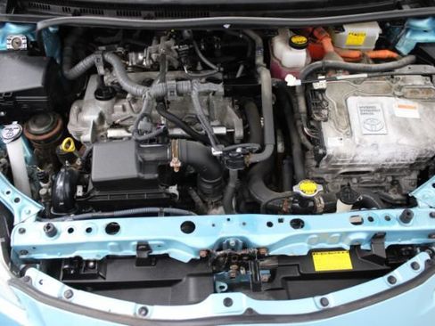 Used 2013 Toyota Prius C One FWD image 24
